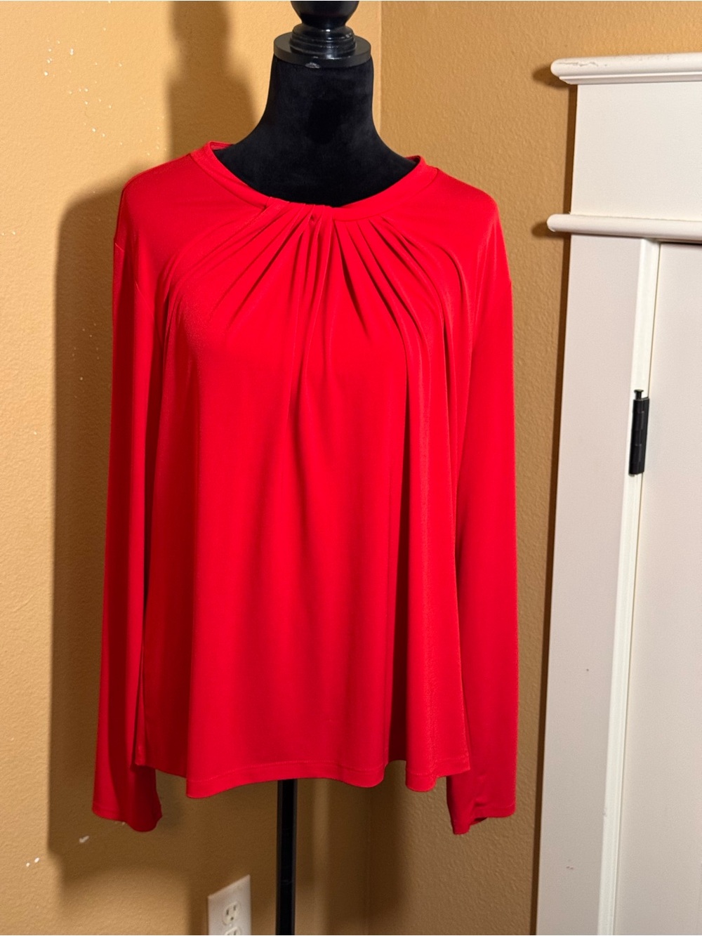 Liz Claiborne Red Pleated Yoke Long-Sleeve Blouse